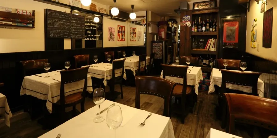 オステリア バスティーユ　内観