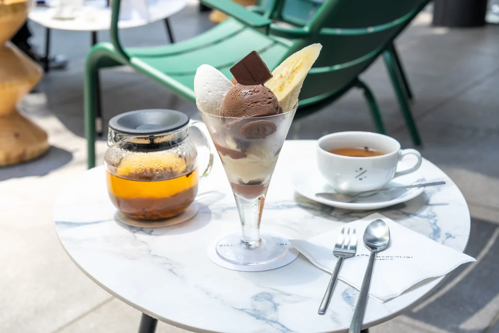 ピエール マルコリーニ グランフロント大阪店　「パフェ オ ショコラ」と「カカオ ティー」