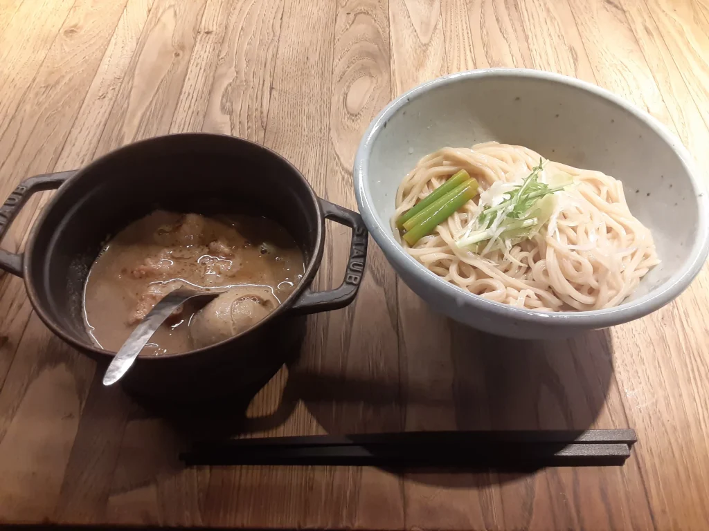 和醸良麺 すがり　モツつけ麺