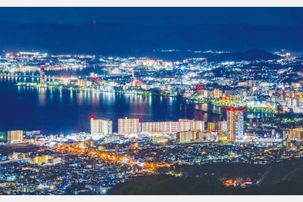 夏の比叡山のナイトバスツアー開催！僧侶の案内で国宝・根本中堂を特別拝観