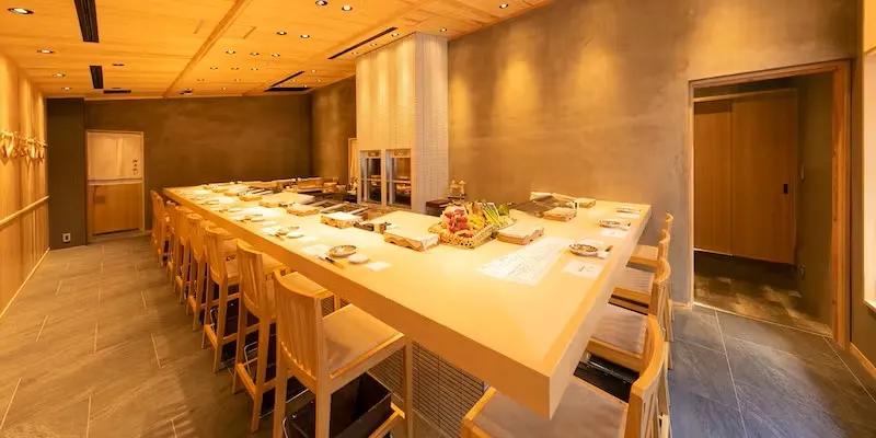 北新地 鮨割烹 のの 内観