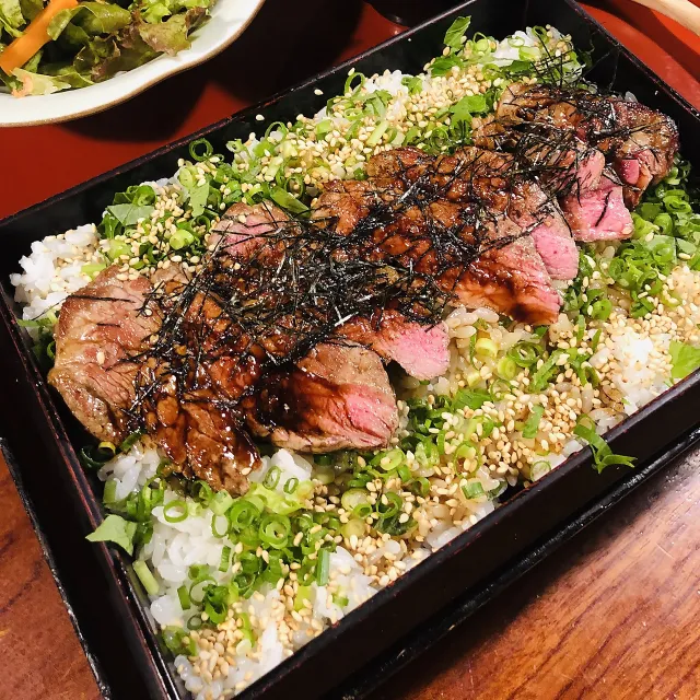 みます屋おくどはん牛ロースステーキ重