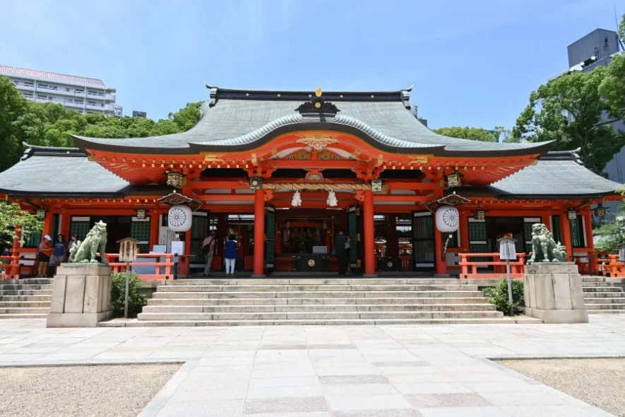 生田神社は神戸にある縁結びの名所。七五三やお宮参りにも人気