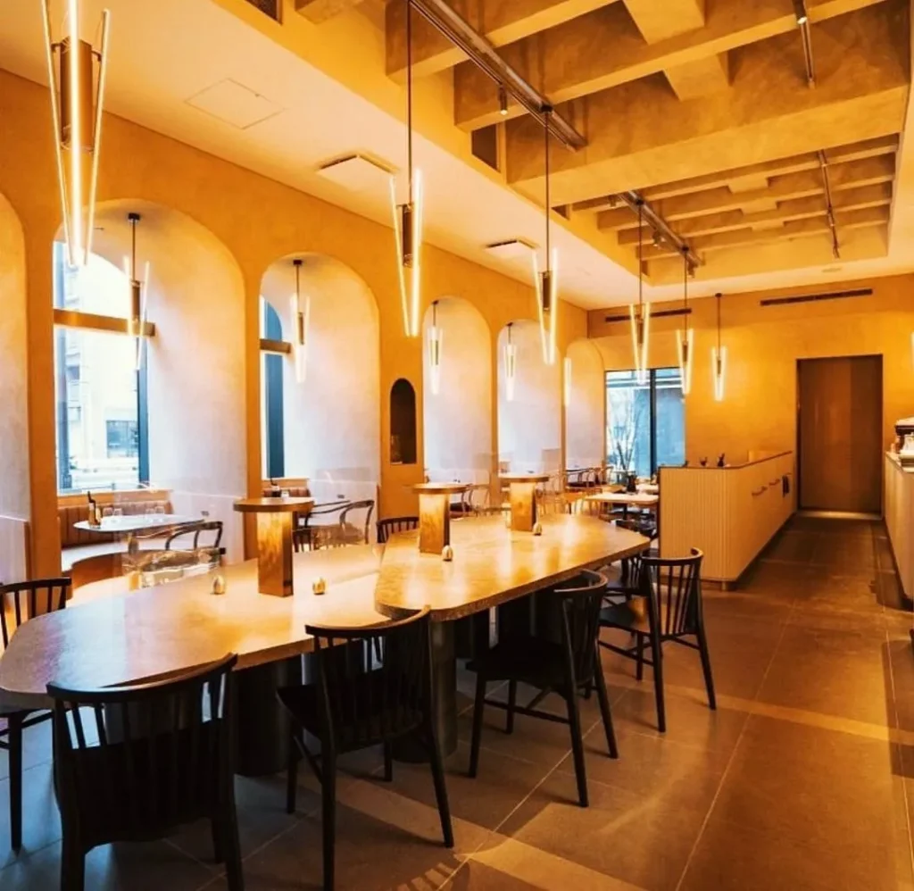 神山ロビーの内観