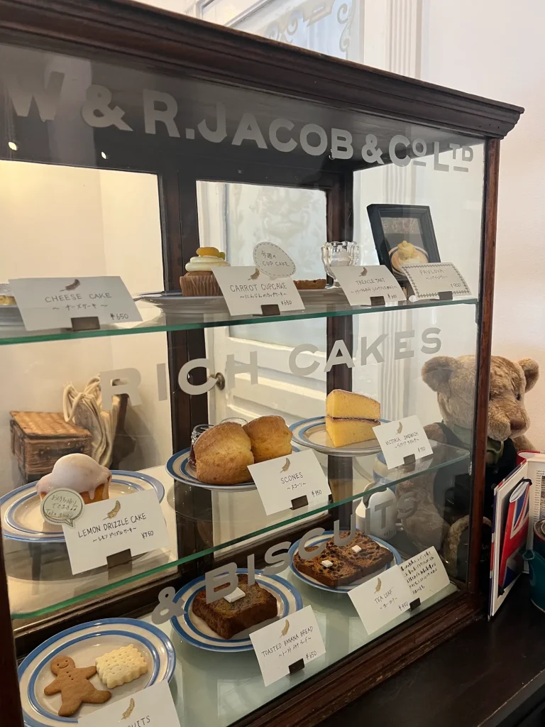 thethreebears店内のショーケース