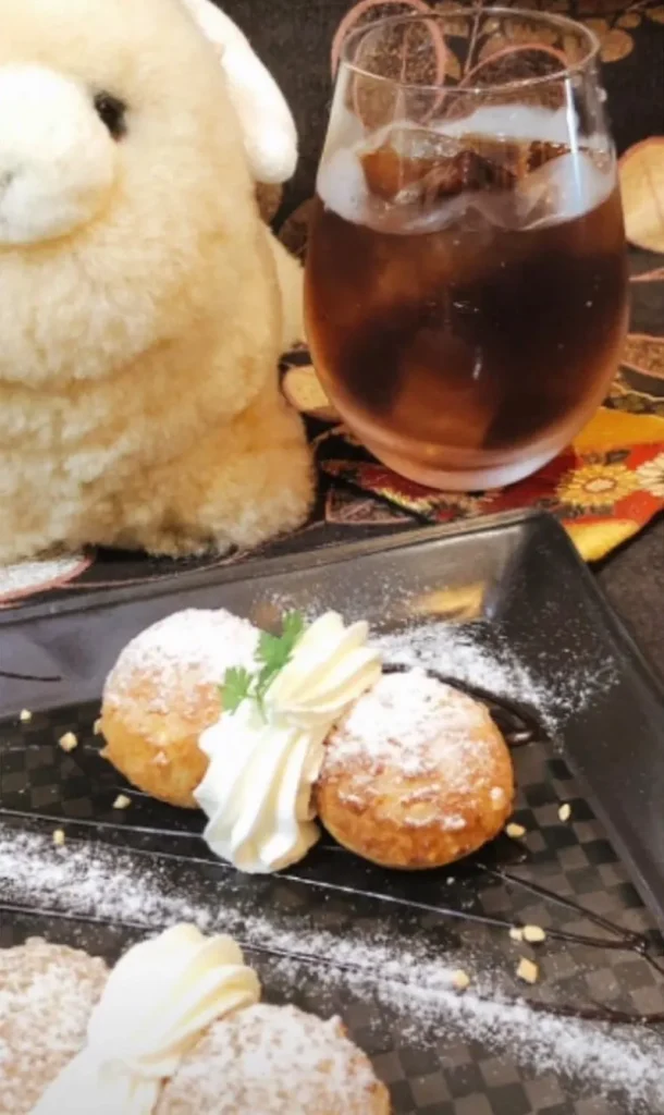 祇をんひつじカフェ　さくさく和三盆シュー