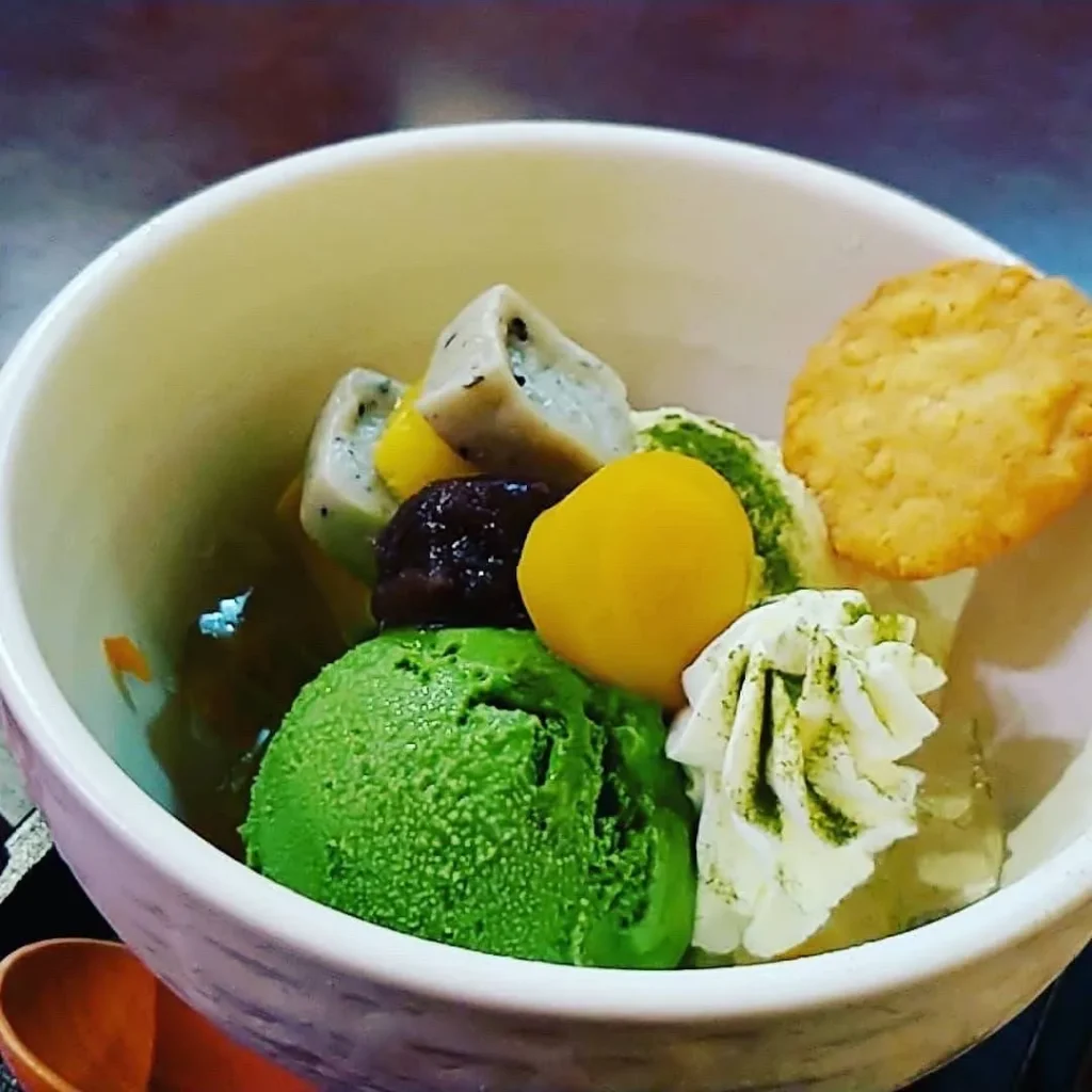 祇をんひつじカフェ　抹茶パフェ