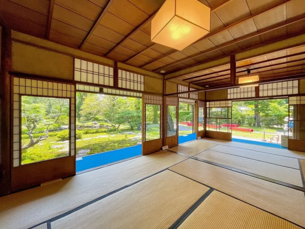 旧三井家下鴨別邸から見る庭園