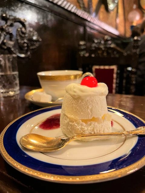 ふわふわのムースケーキが名物の喫茶築地