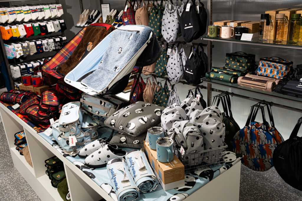 「グラニフ ストア＆アート心斎橋」