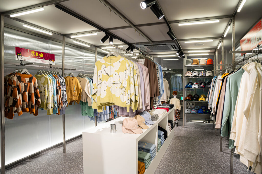 「グラニフ ストア＆アート心斎橋」２F