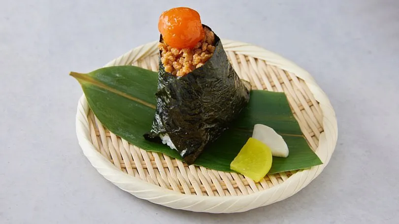 おむすび米心の卵黄そぼろ