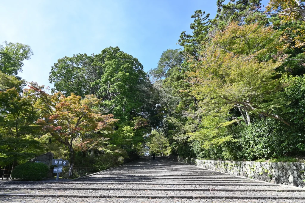 光明寺　表参道