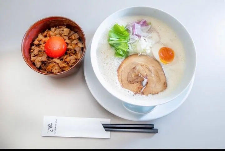 鶏白湯そば&鶏丼か肉めしセット
