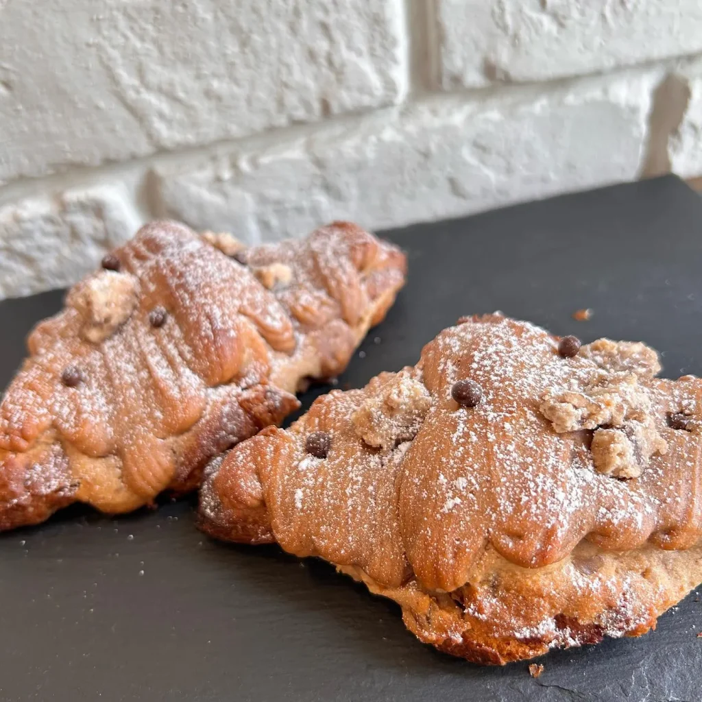 クロワッサンとサンドイッチ ニューバード　期間限定焼き栗のクロワッサン