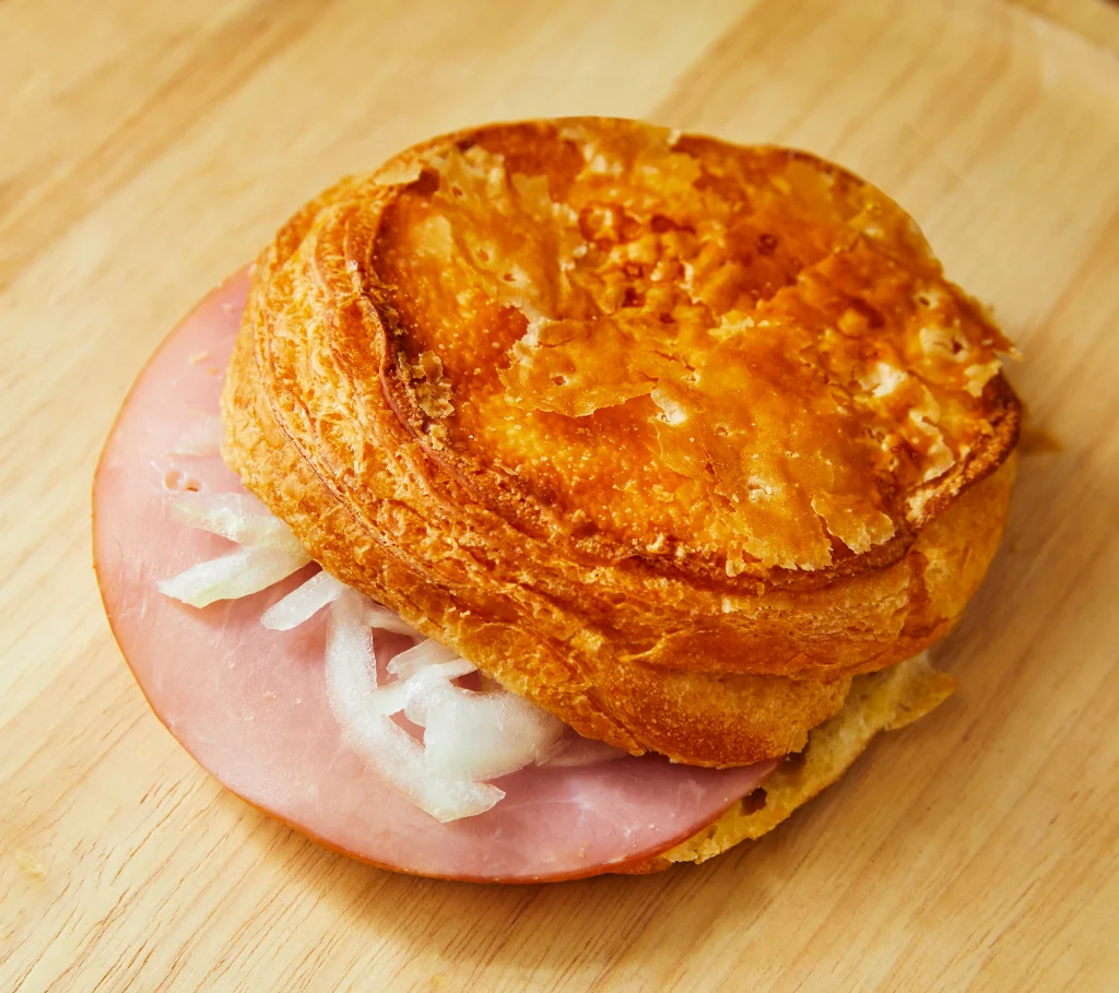 志津屋「デニッシュカルネ」