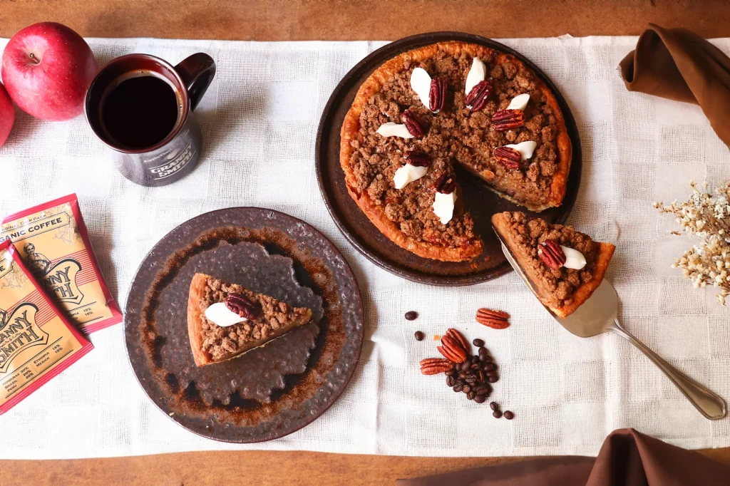 グラニースミスのコーヒーナッツアップルパイとコーヒー