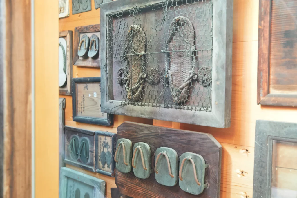 服部天神宮　草履堂