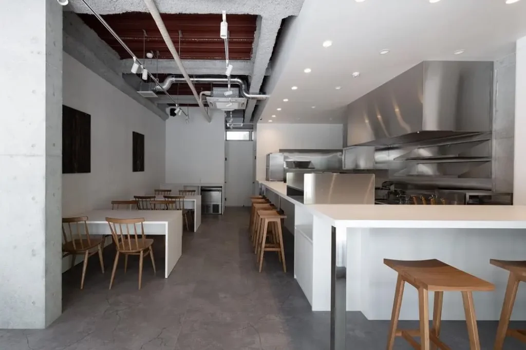 鶏白湯そば松もと内観