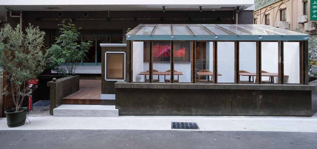 ガラス張りでおしゃれなエルシエロのテラス