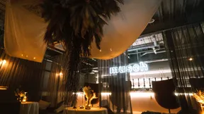 シーシャカフェ＆バーmusch 梅田HEP前店の内観