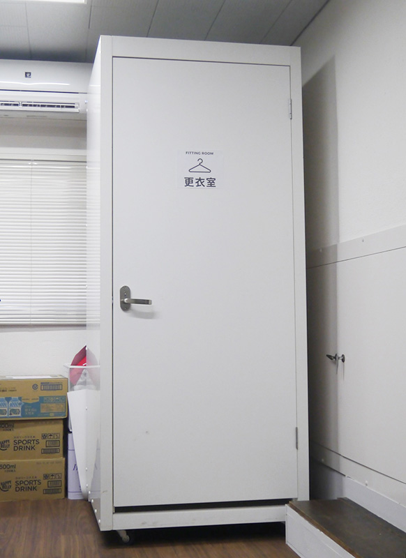 梅田卓球センター　更衣室