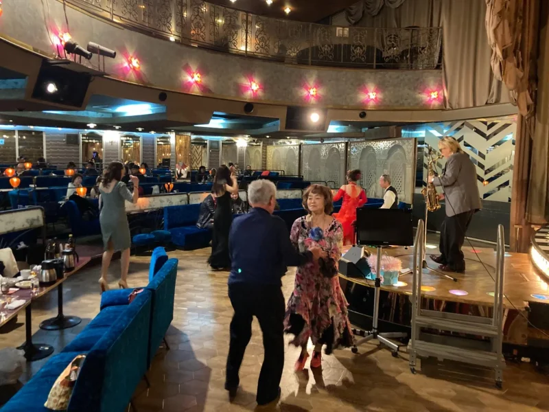 グランドサロン十三 ショー