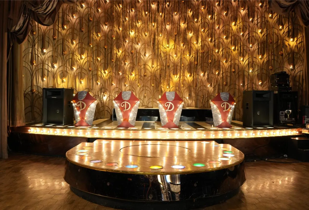 「グランドサロン十三」は昭和レトロな大人の社交場。初心者歓迎の大阪老舗キャバレー