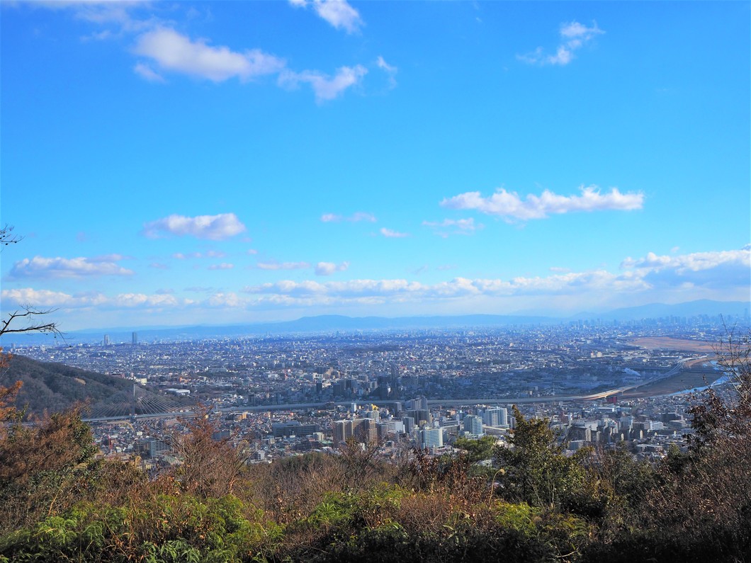 のせでん第1木曜ハイキング。眺望を求めて里山を続けて登る 「多太神社から大平山・石切山コース」3月7日（木）開催