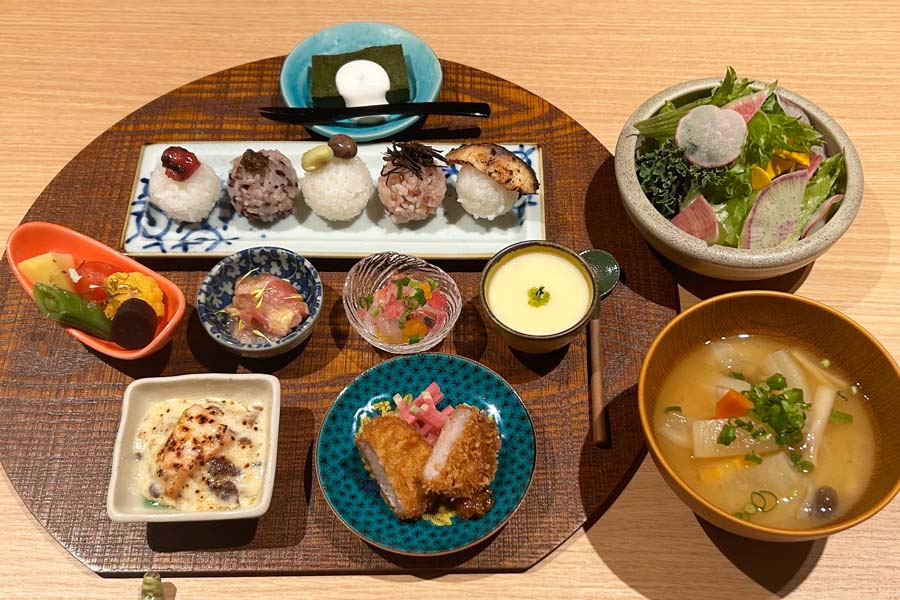 農絆卓恵ランチ　地産美食膳