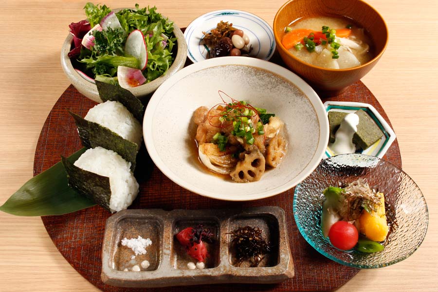 農絆卓恵ランチ　おむすび膳 　