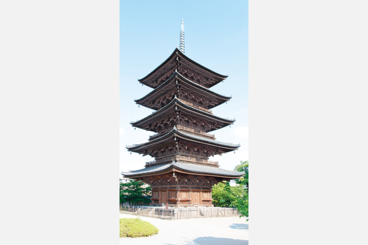 国宝・十二天屏風などを展示。京都・東寺で宝物館開館60周年記念の名宝展を開催。3月20日（祝）から