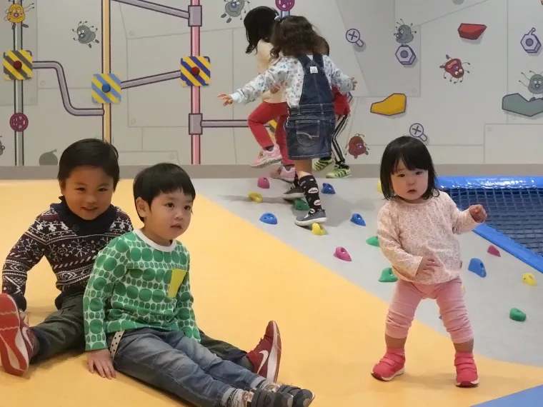 【要クレジット＆提供元記載】神戸アンパンマンミュージアム＆モール　バイキンひみつ基地ボルダリング