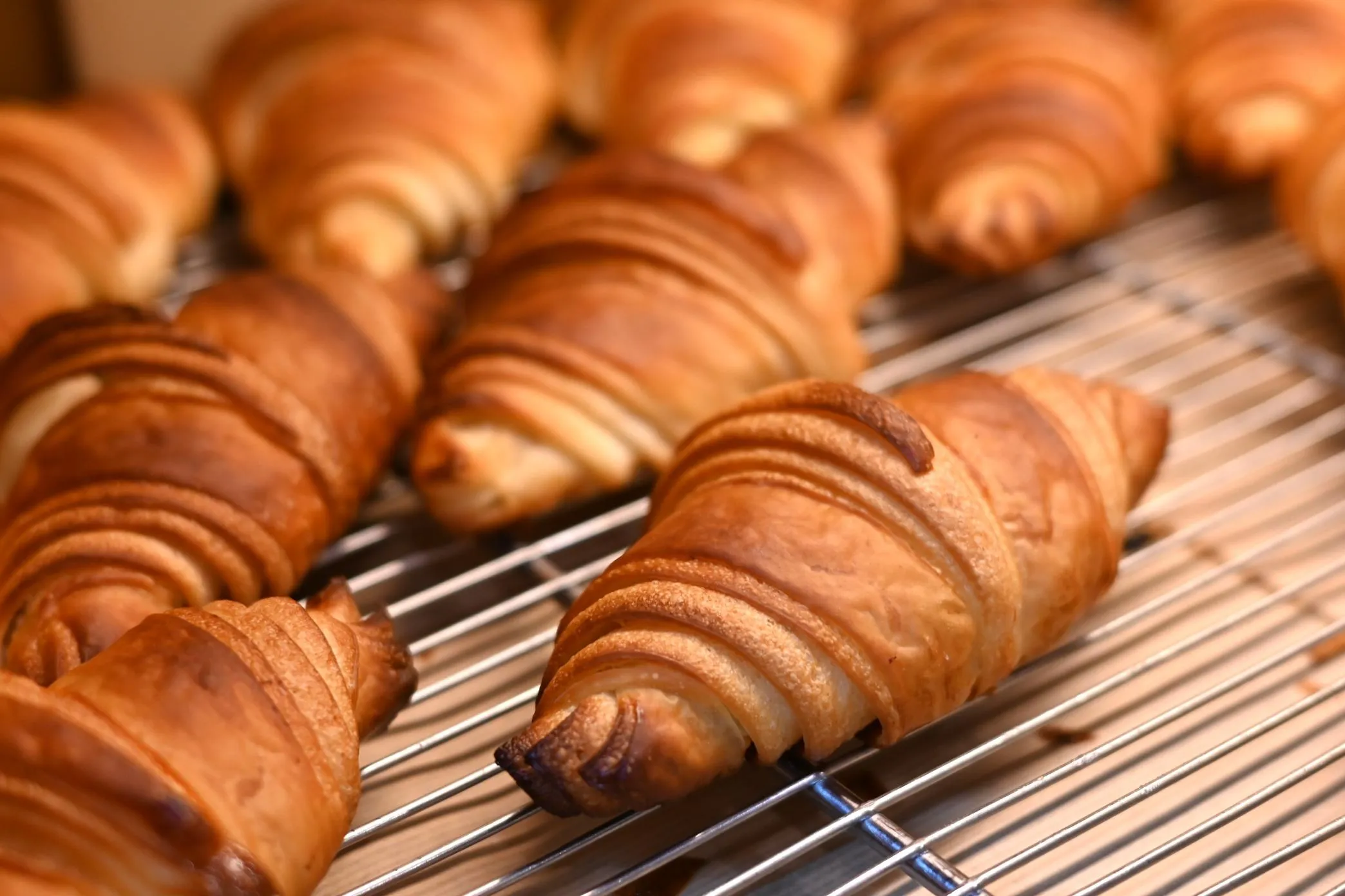 神戸三宮の「コム・シノワ」はパンも、スイーツも、お料理も楽しめる人気店！フレンチシェフが手がける本格派の味わい