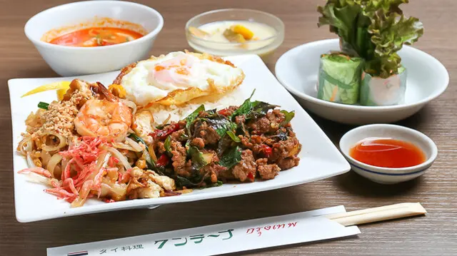 クンテープのスペシャルランチセット