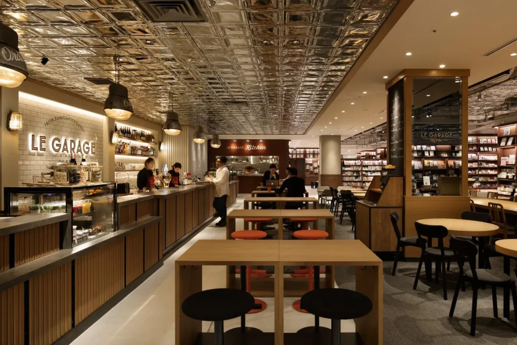 LE GARAGE（ル ガラージュ）梅田店　　内観