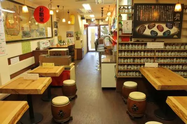 酒饌亭 灘菊かっぱ亭の店内