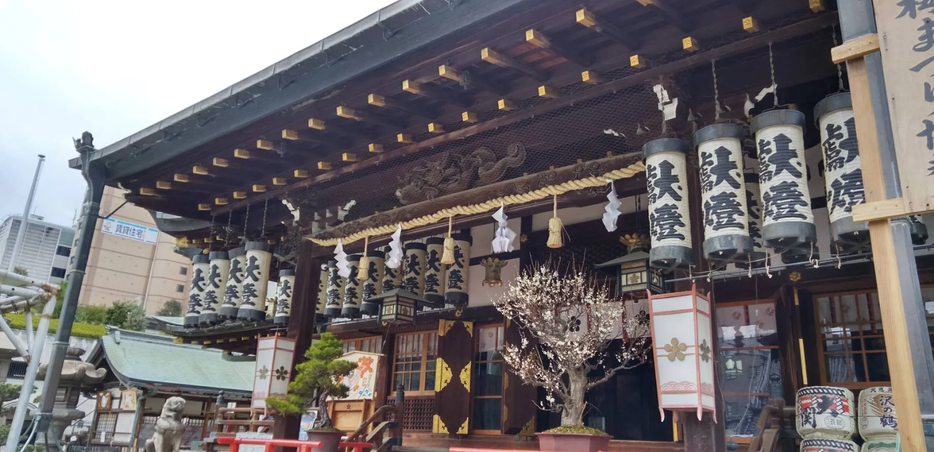 「大阪天満宮」は学問や芸能の神様・菅原道真公を祀る神社。大都会キタの神域へ