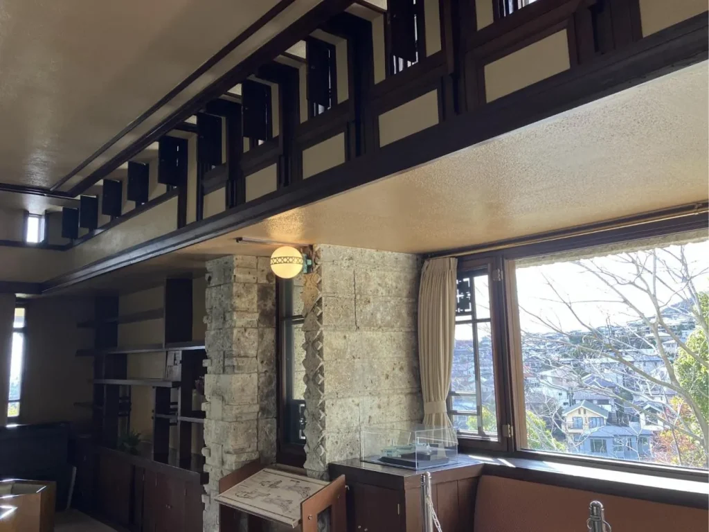 ヨドコウ迎賓館 2階応接室窓