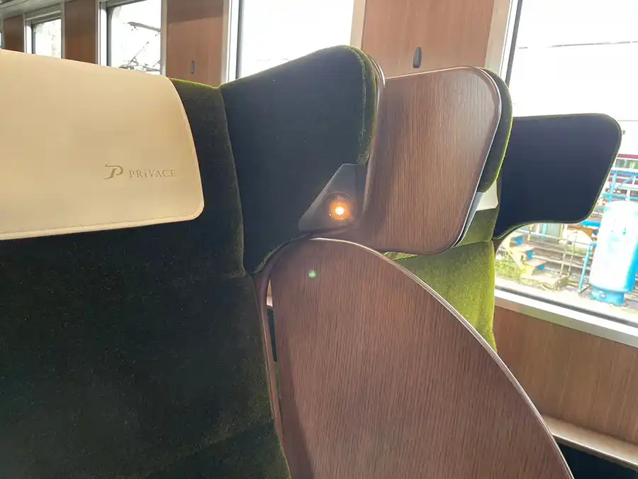 プライベースの座席の読書灯