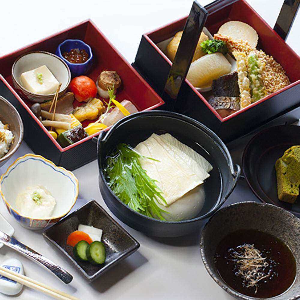 豆屋源蔵のとうふを使った川床ランチ