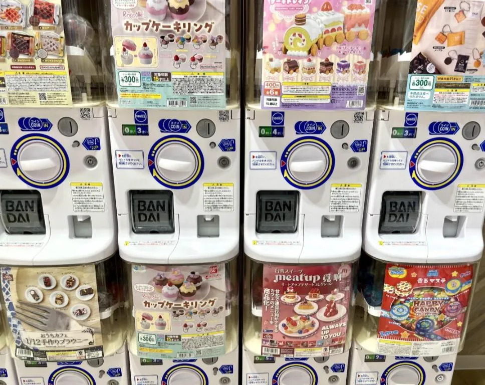 ガチャガチャの森　梅田茶屋町店