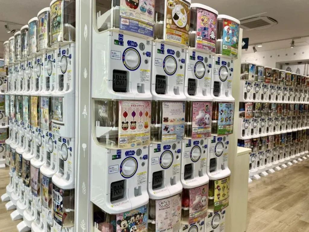 ガチャガチャの森　梅田茶屋町店