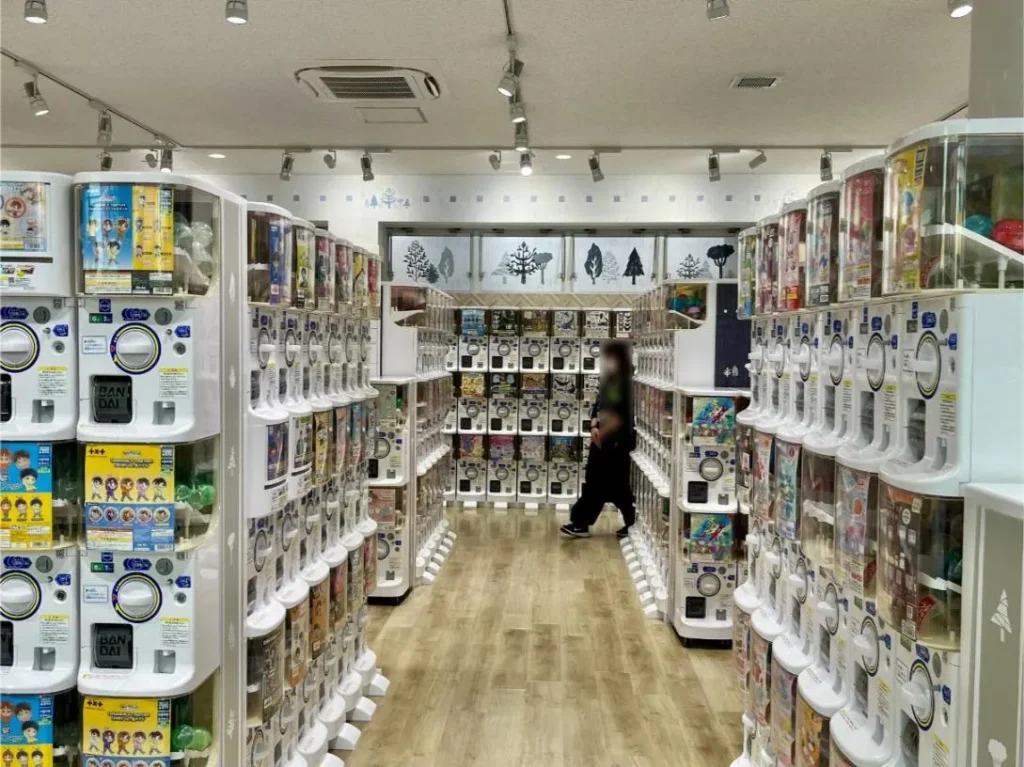 ガチャガチャの森　梅田茶屋町店