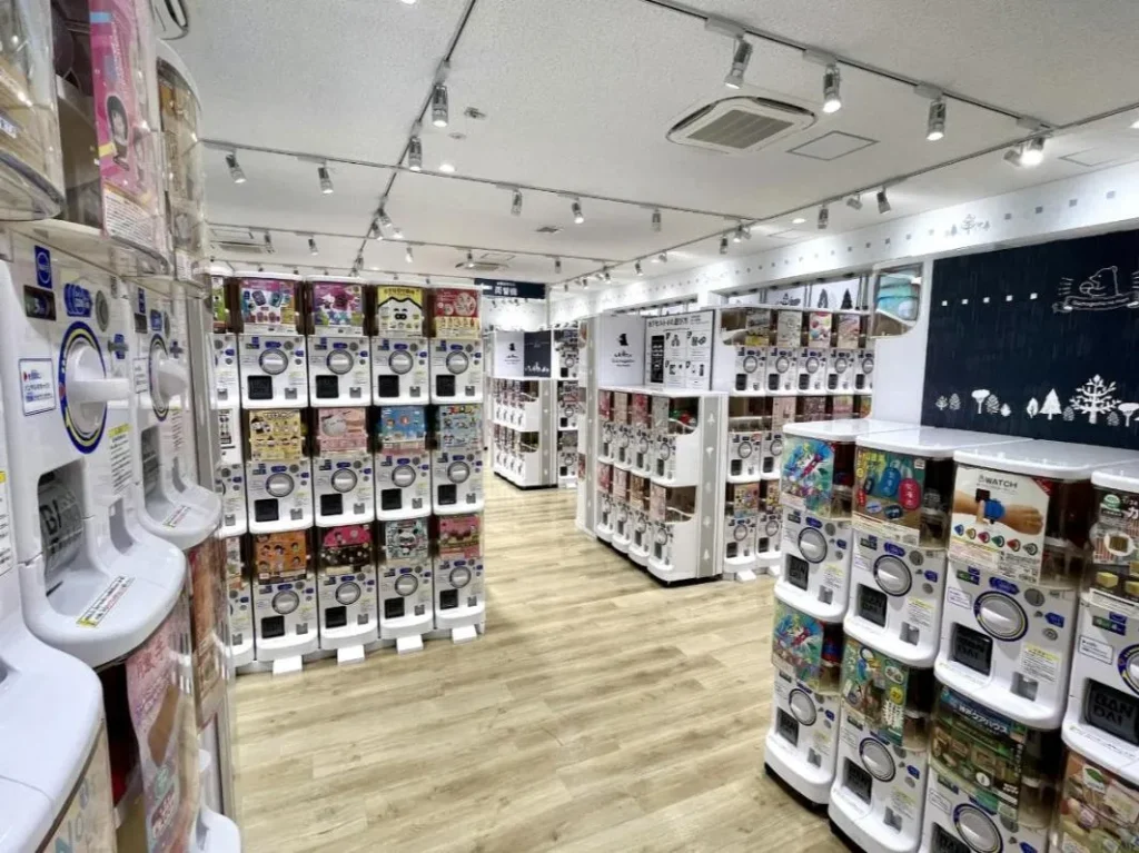 ガチャガチャの森　梅田茶屋町店