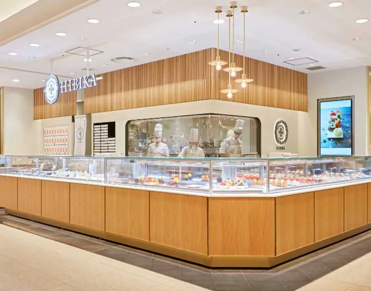 HIBIKA　阪急うめだ本店の外観