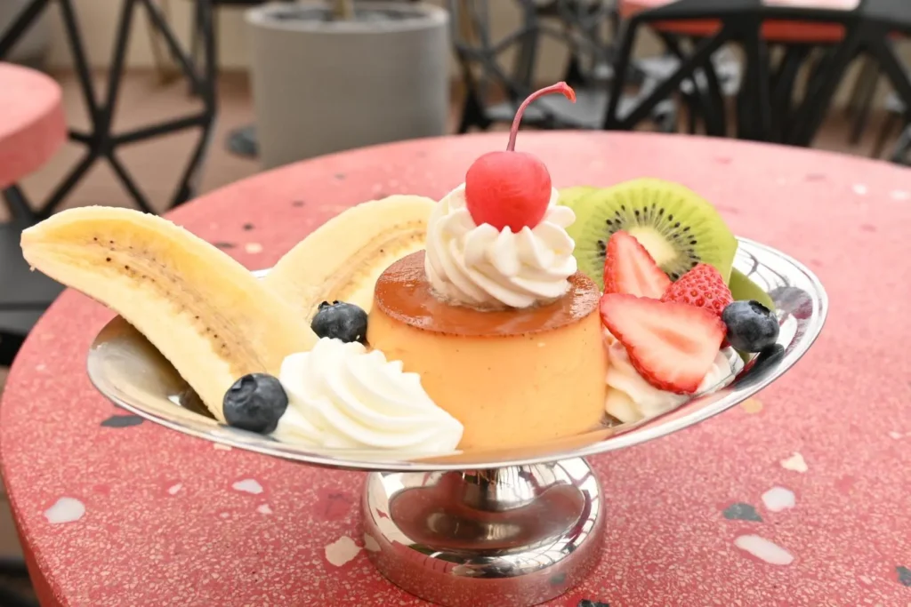 神戸ポートタワー　低層３・４階「PORT TERRACE（ポートテラス）」「プリンアラモード」