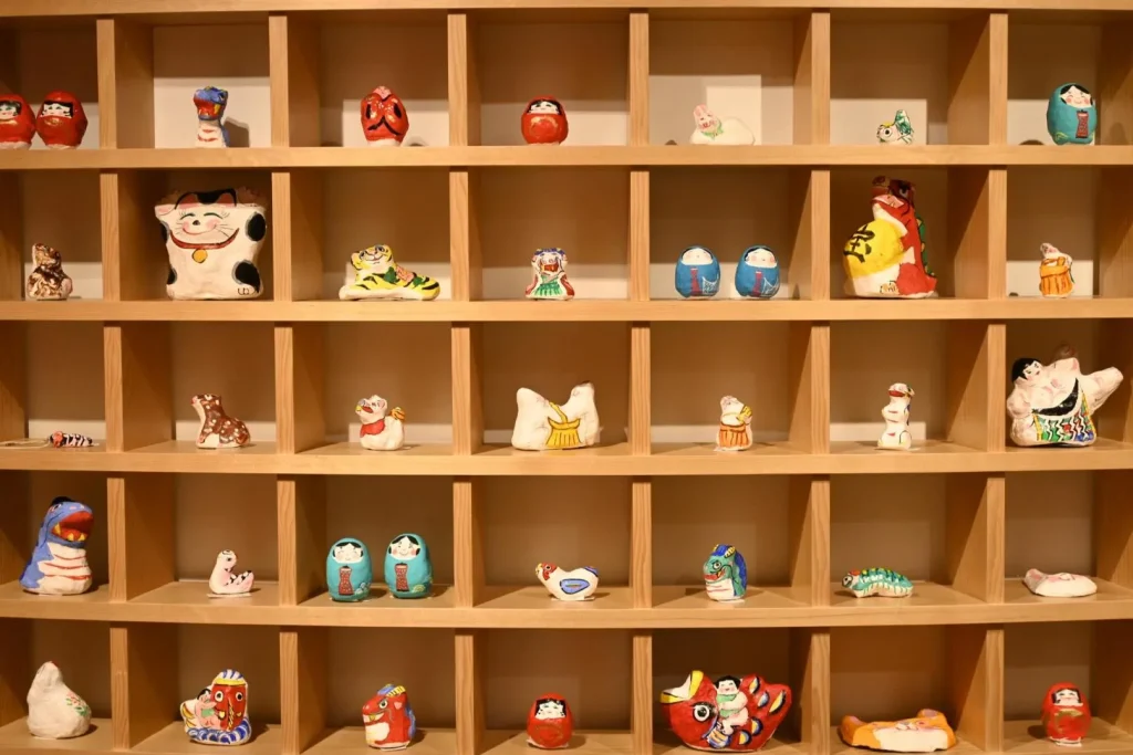 神戸ポートタワー　低層２階「須磨張子」