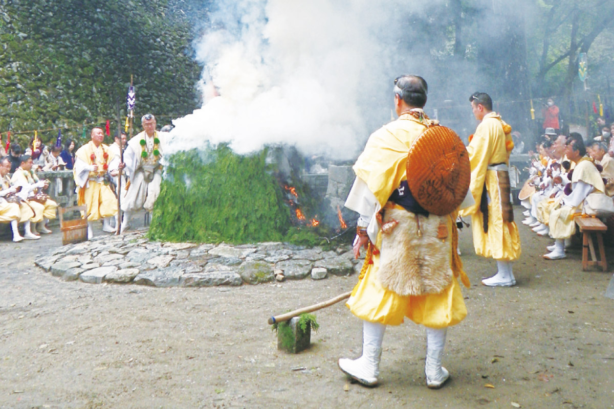 山伏が集結し祈願する。箕面山 瀧安寺「採燈大護摩供」7月7日（月）開催