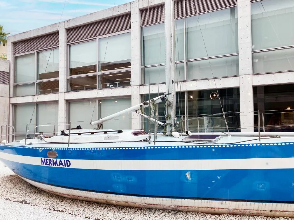 西宮市貝類館　海洋冒険家・堀江謙一氏のマーメイド４世号